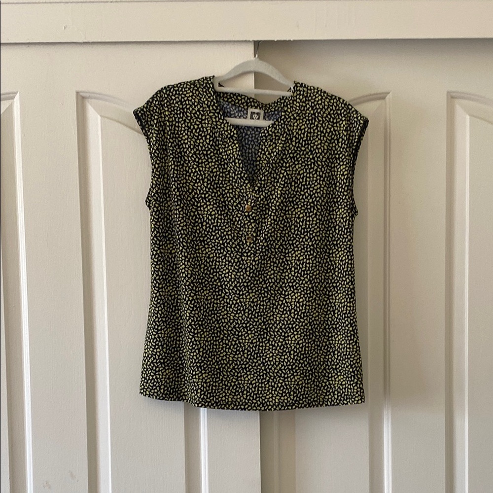 ANNE KLEIN Black and White Patterned Women's Top Blouse. Size M.